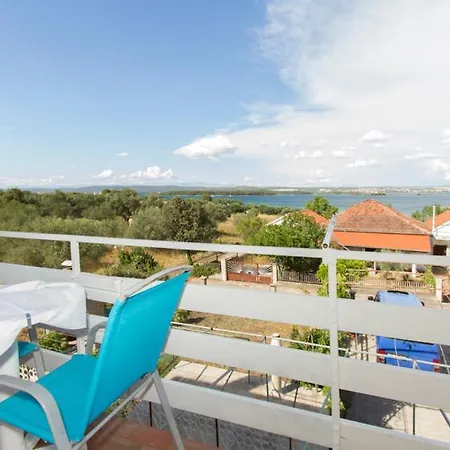 Apartment Seaview With Balcony And Free Parking - Ae1115 *